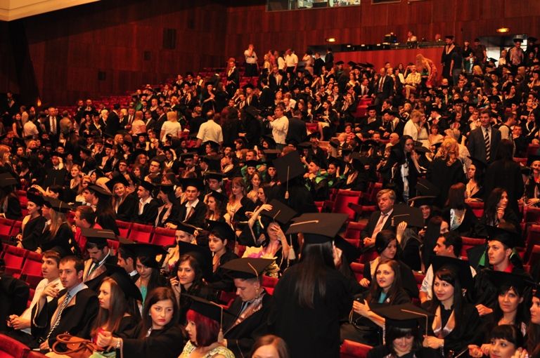 O nouă generaţie de medici şi farmacişti au depus Jurământul lui Hippocrate O nouă generaţie de medici şi farmacişti au depus Jurământul lui Hippocrate